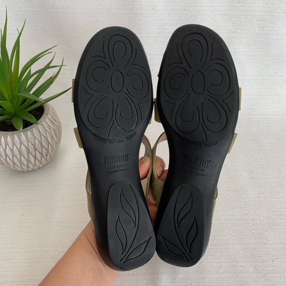 Munro Chloe Avocado Green Leather Low Wedge Comfort Slide Sandals Women’s 8.5N - Picture 11 of 12